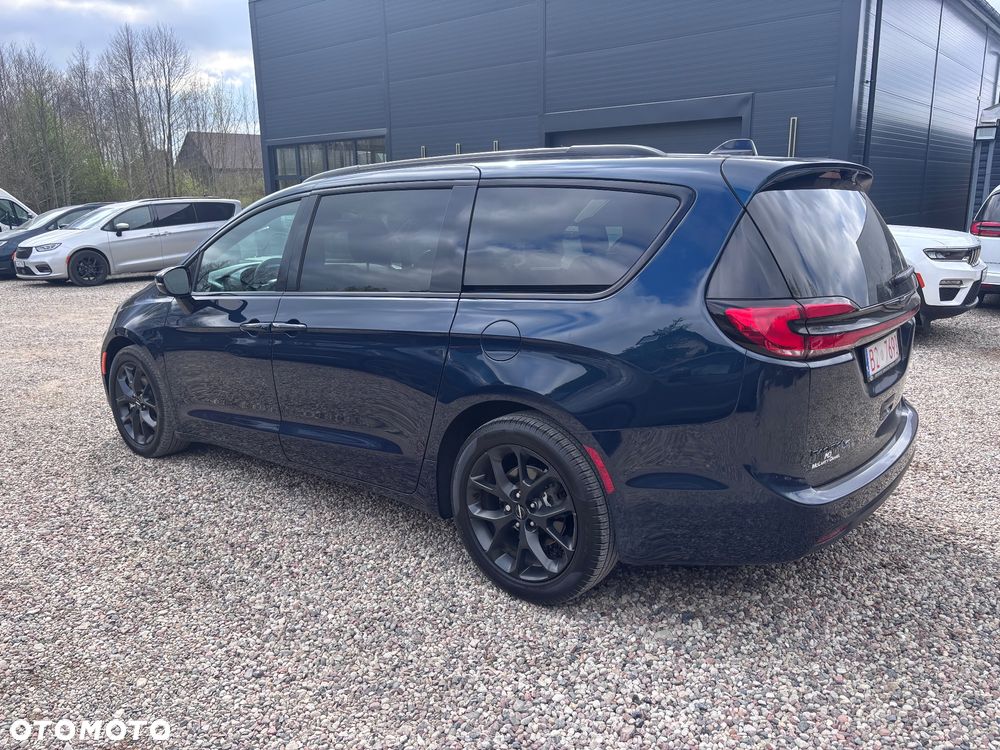 Chrysler Pacifica - 7