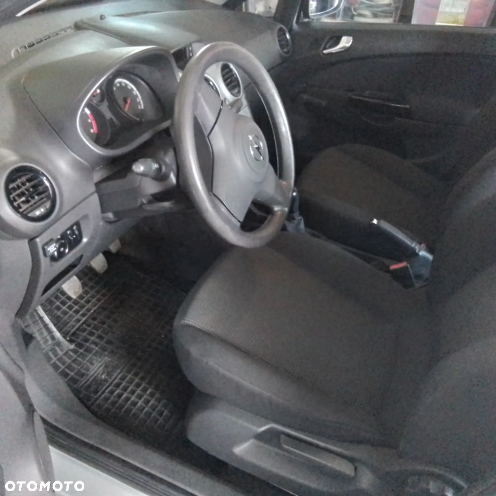 Opel Corsa 1.2 16V Edition 150 - 10