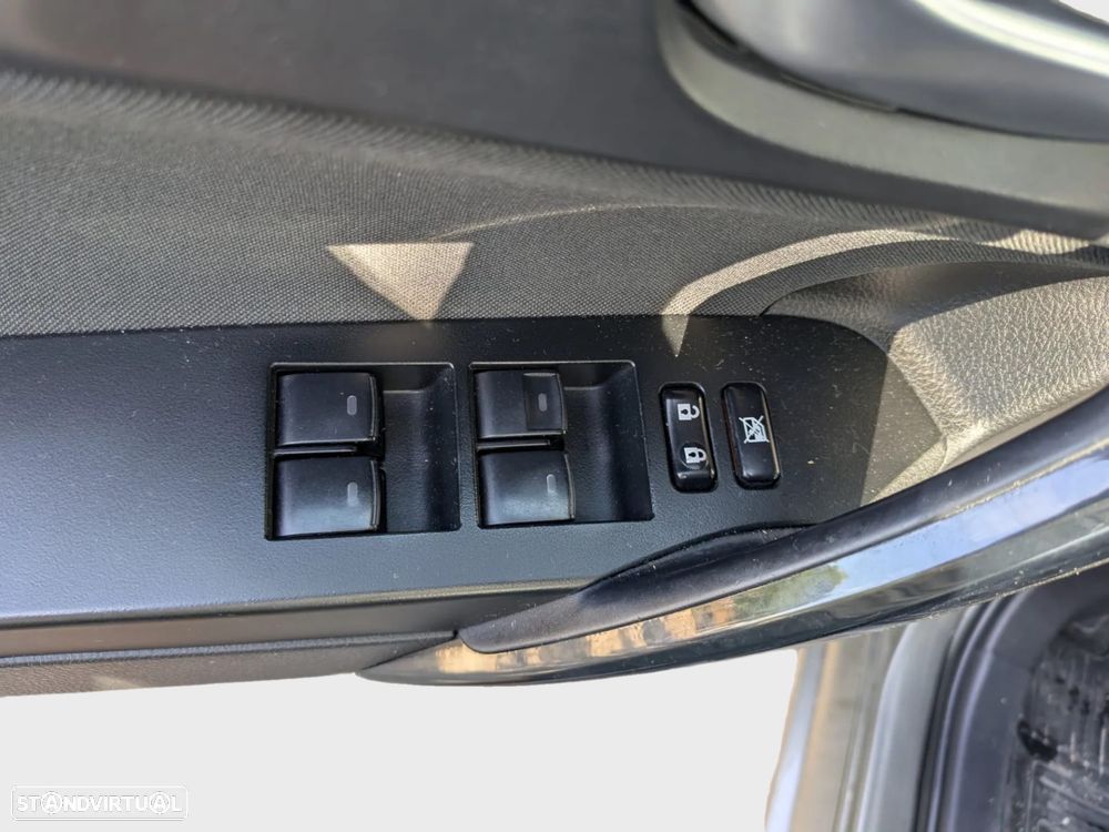 Toyota Auris 1.4 D-4D Comfort+Pack Techno - 6