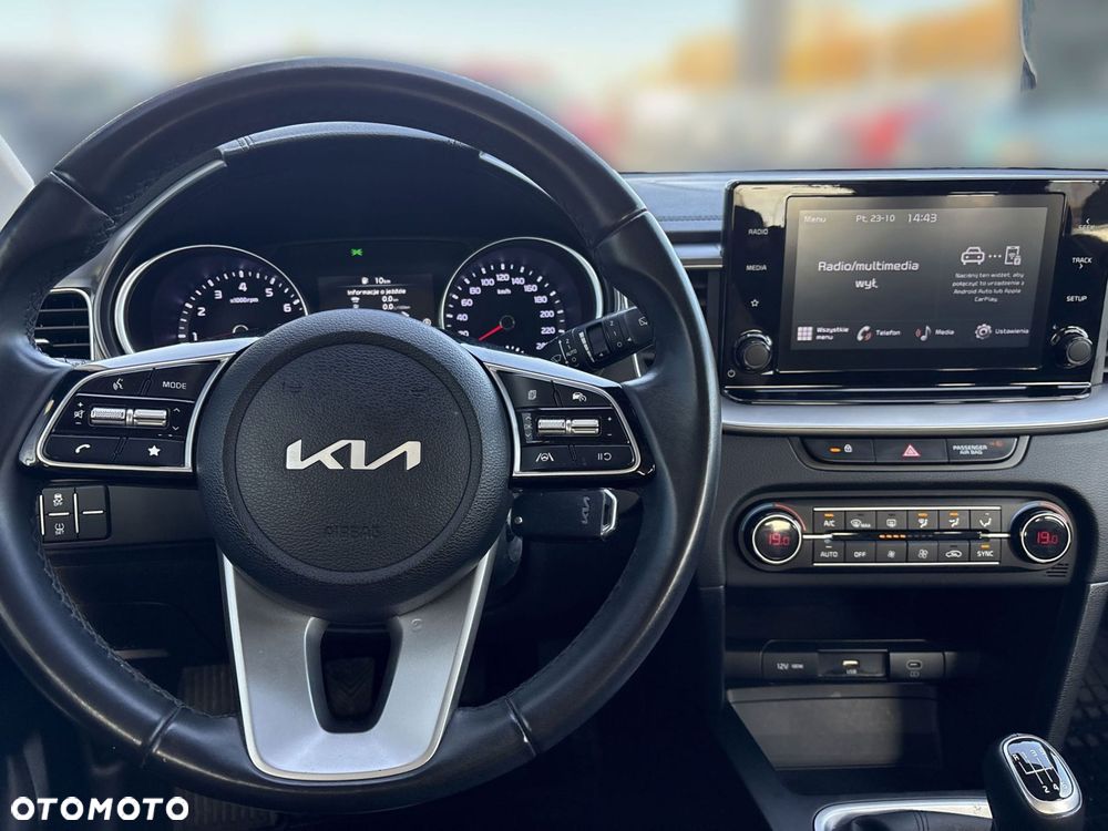 Kia Ceed - 13