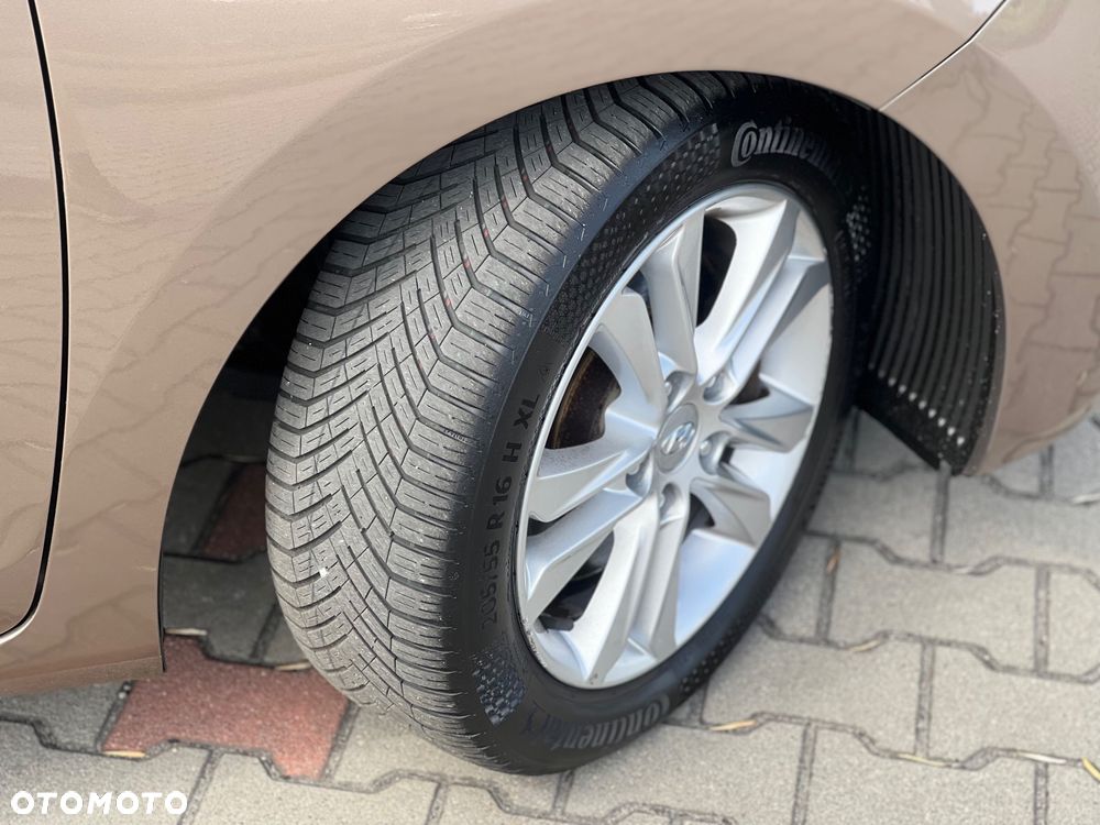 Hyundai i30 i30cw blue 1.6 CRDi Trend - 39