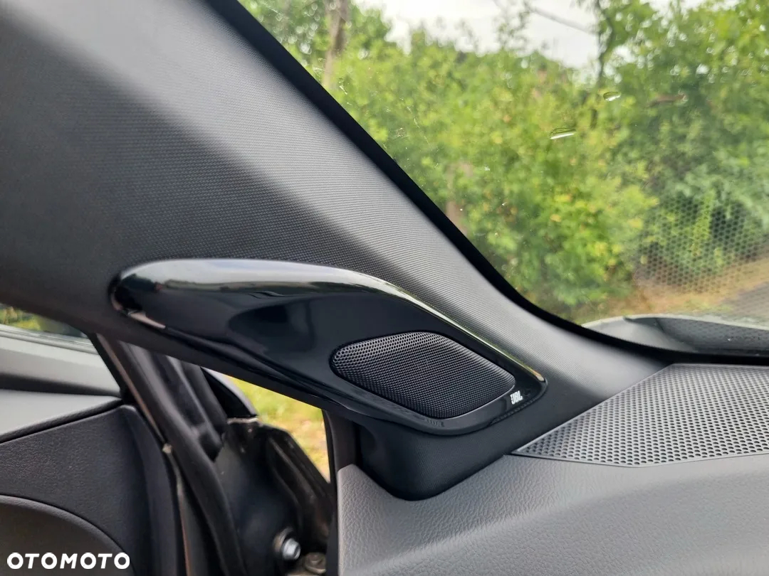 Toyota C-HR 2.0 Hybrid Executive - 37