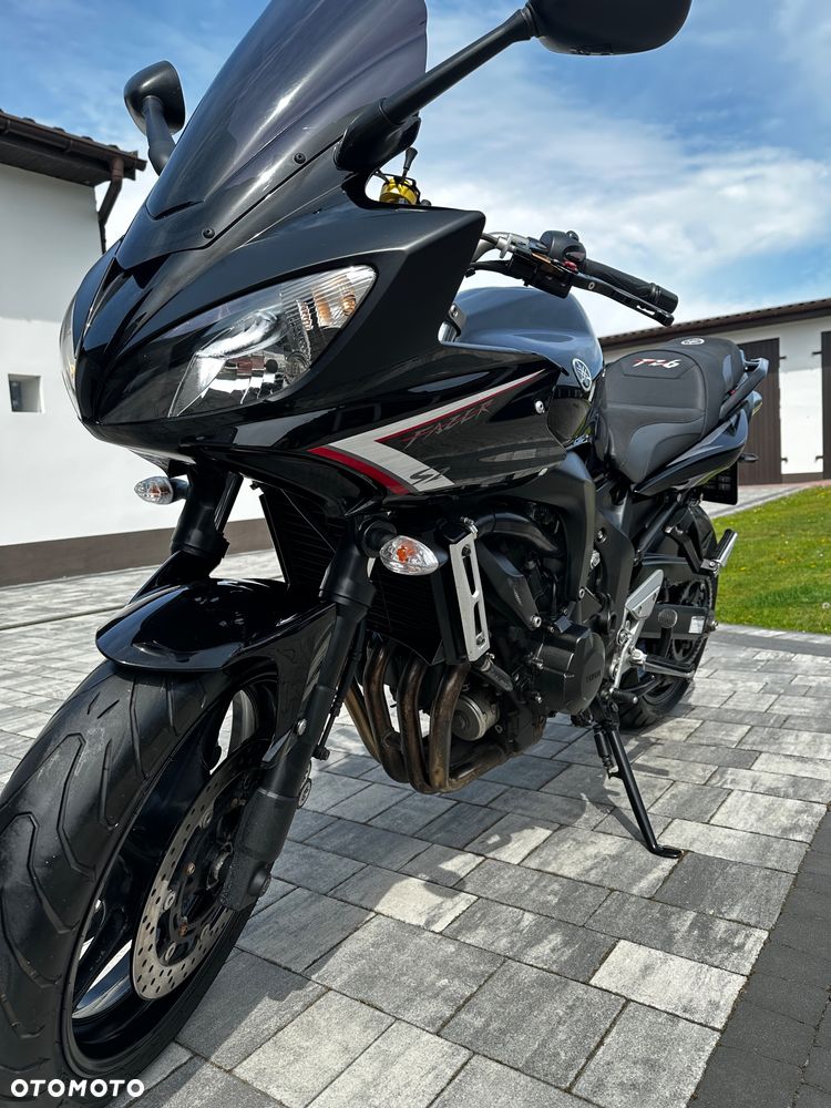Yamaha FZ6 - 8