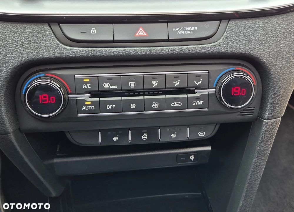 Kia Ceed 1.6 T-GDI GT DCT - 23