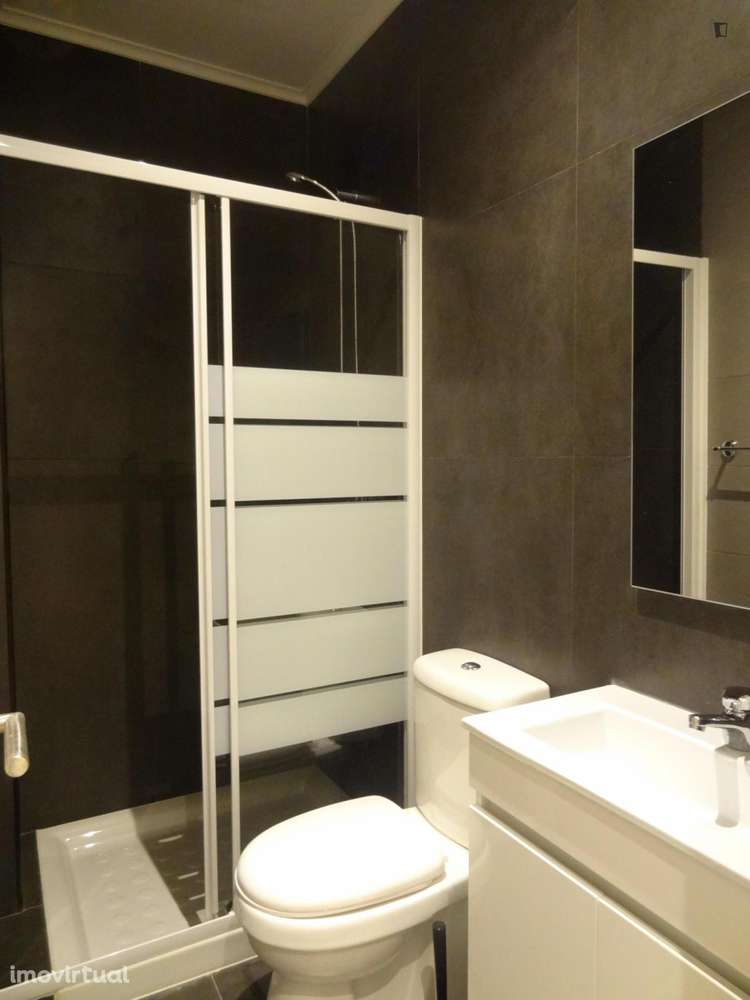 Quarto - localizado em Penha de França Lisbon - Grande imagem: 4/8