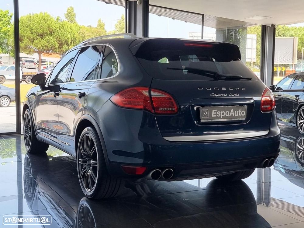 Porsche Cayenne Turbo - 4
