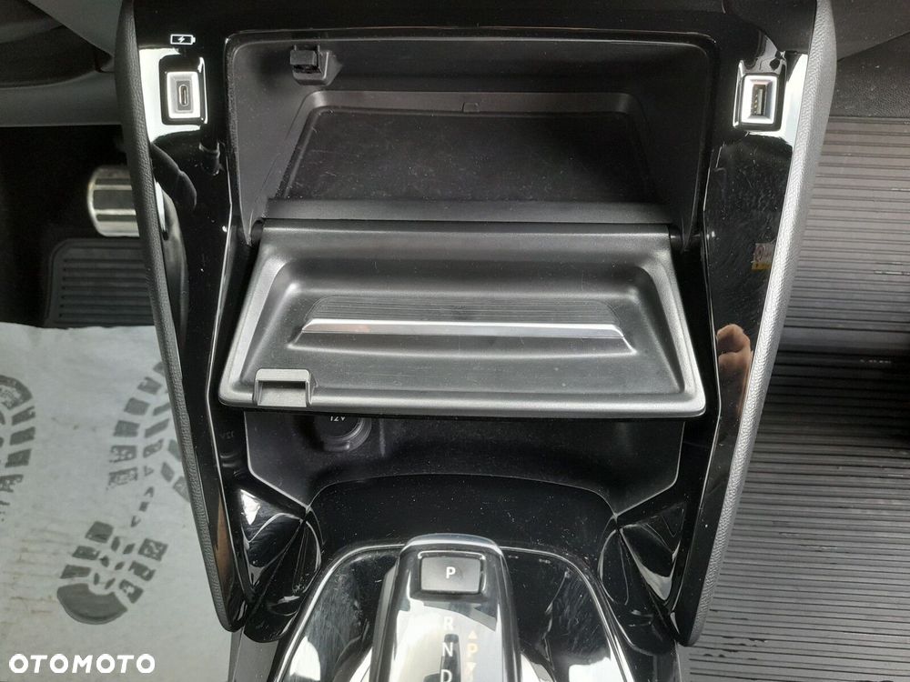 Peugeot 2008 1.2 PureTech GT S&S EAT8 - 29