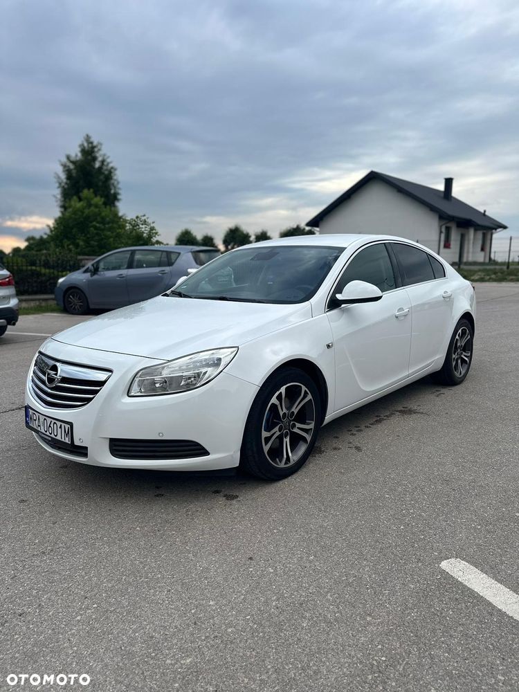 Opel Insignia - 1