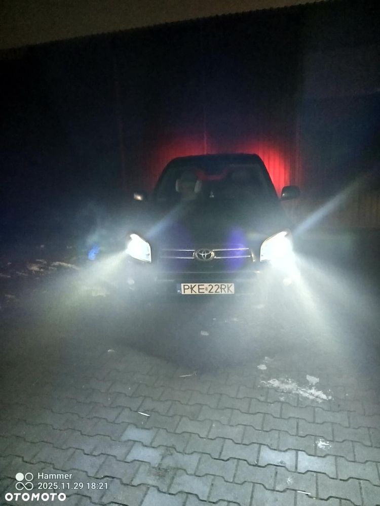 Toyota RAV4 - 8