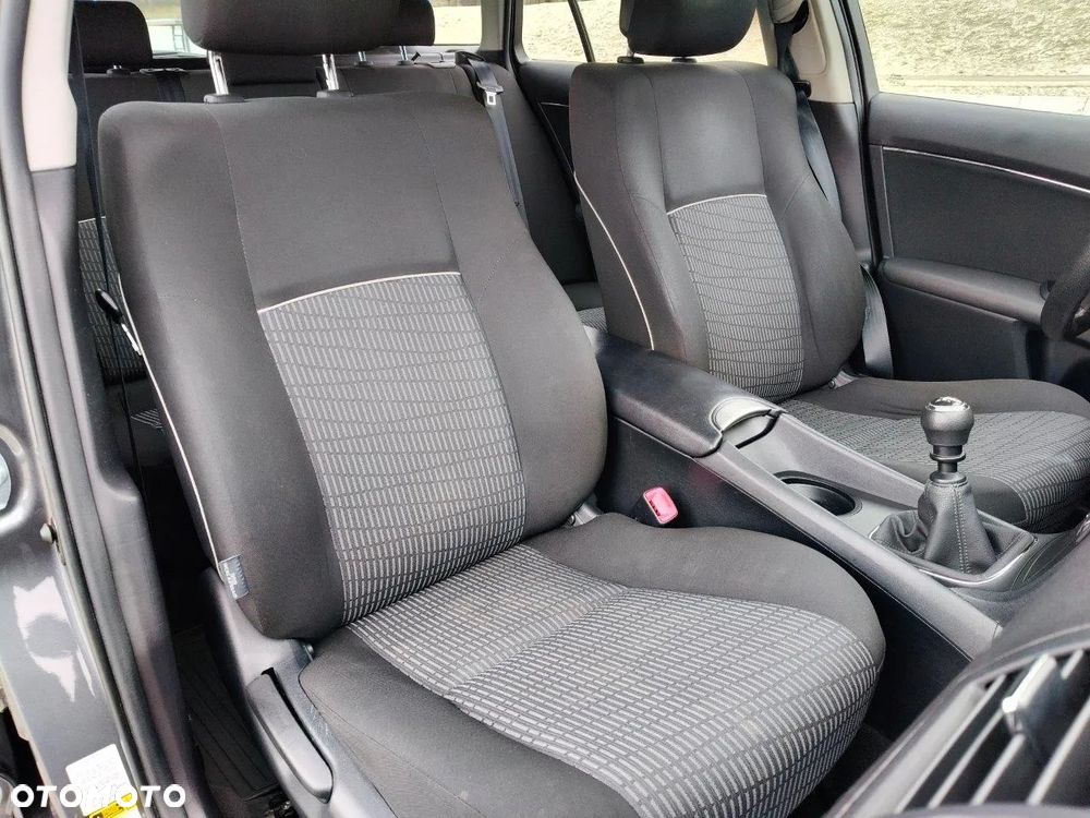 Toyota Avensis 1.6 Business Edition - 11