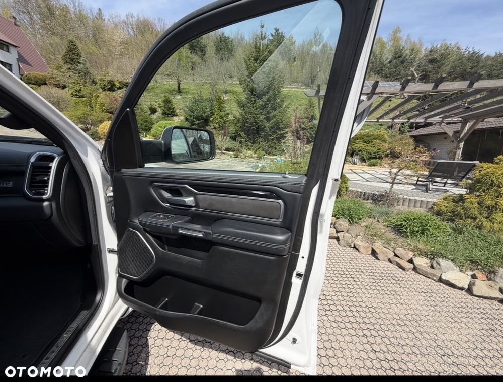 RAM 1500 Crew Cab Shortbed Laramie - 5