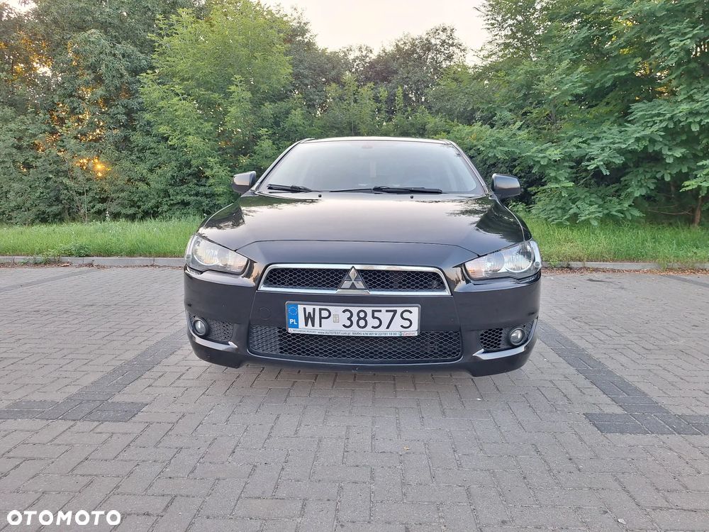 Mitsubishi Lancer 1.6 Invite - 1