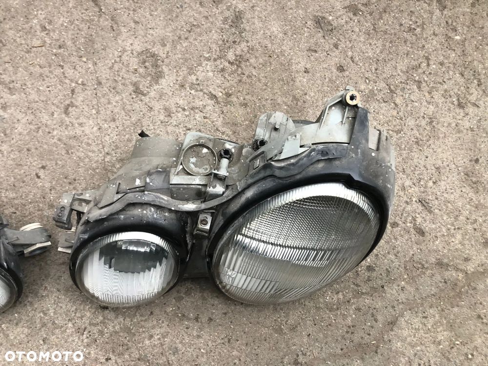 MERCEDES  W203 coupe cupe    LAMPY PRZÓD CENA ZA 2 SZTUKI - 3