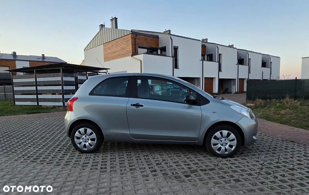 Toyota Yaris 1.0 VVT-i - 4