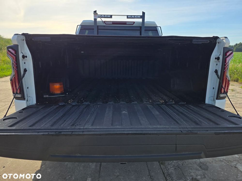 Chevrolet Silverado - 20
