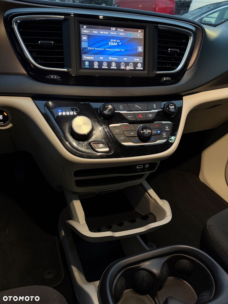 Chrysler Pacifica - 21