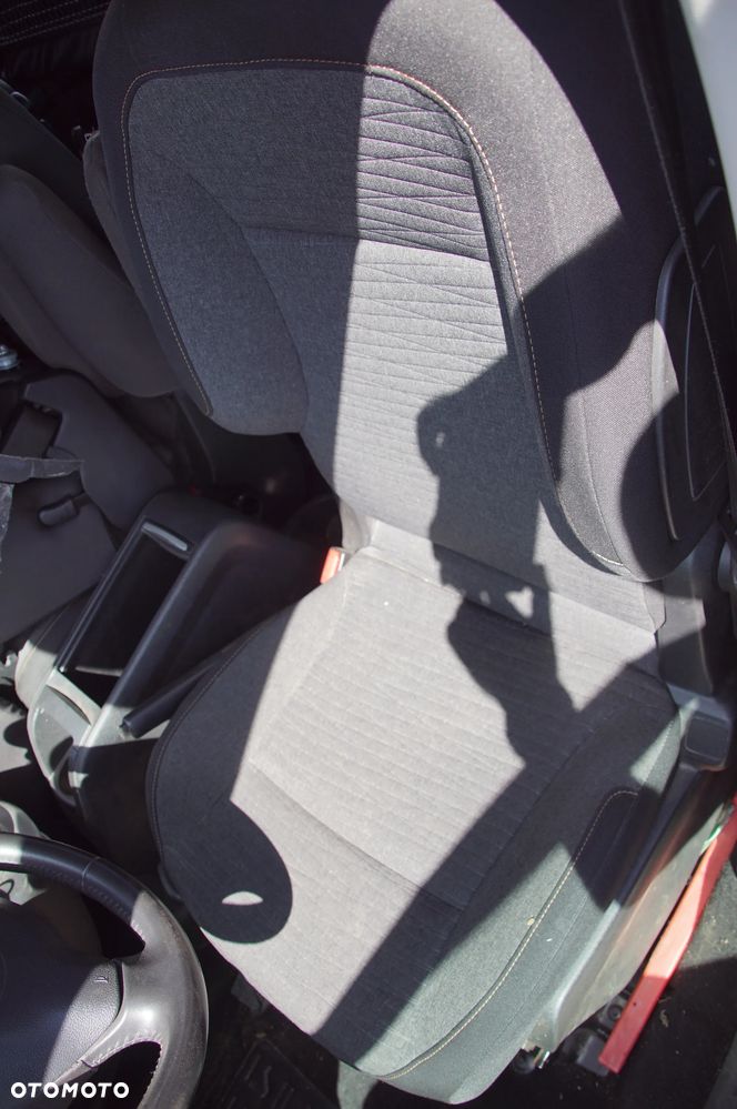 Pojazd na części Citroen 692324777 berlingo 1.6 hdi DV6FC 120km 2018 skrzynia 6 biegowa kolor KTP SHARK GREY PAINT szyba komputer maglownica drzwi klapa deska poduszka maglownica rozrusznik alternator sprężarka skup aut złomwanie szrot kasacja - 14