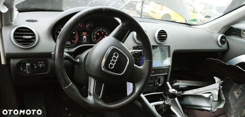 AUDI A3 8P 08r 3D LIFT DESKA ROZDZIELCZA AIRBAG PASY KONSOLA - 1