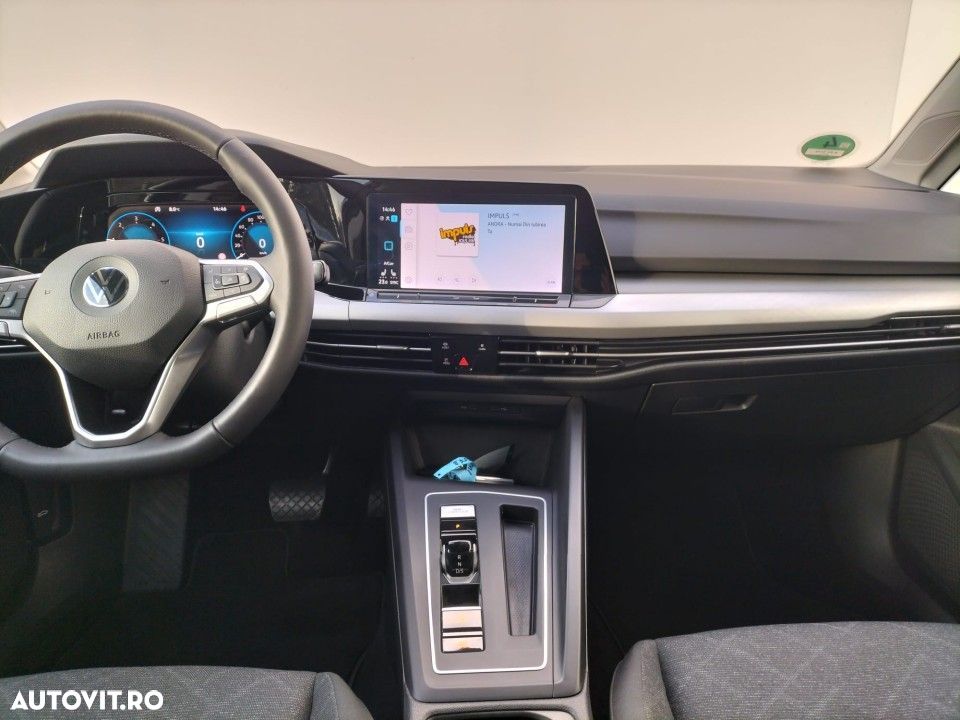 Volkswagen Golf - 10