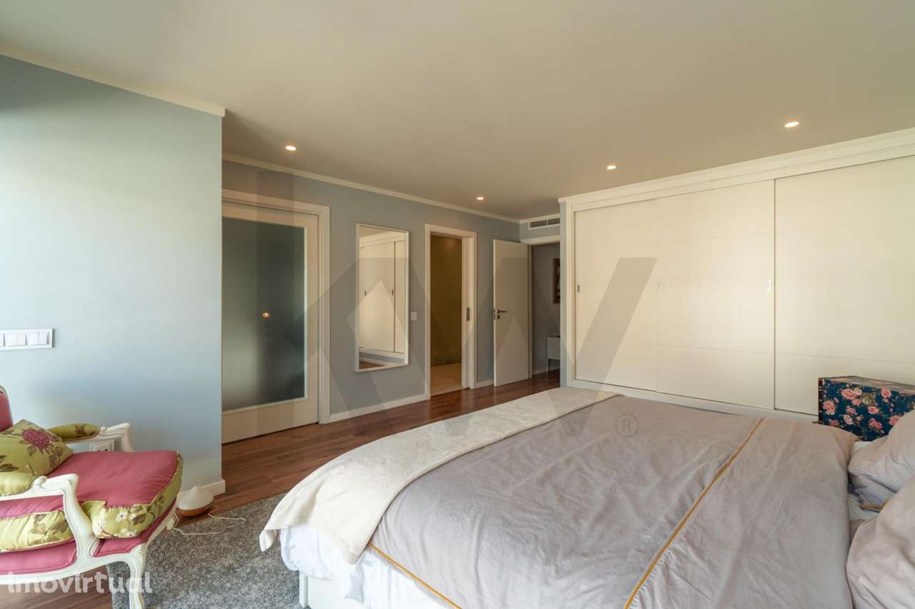 MORADIA T3+2 | 5 QUARTOS 3 SUITES | RIAS PARQUE EM VILA R.SANTO ANTÓNI - Grande imagem: 3/54