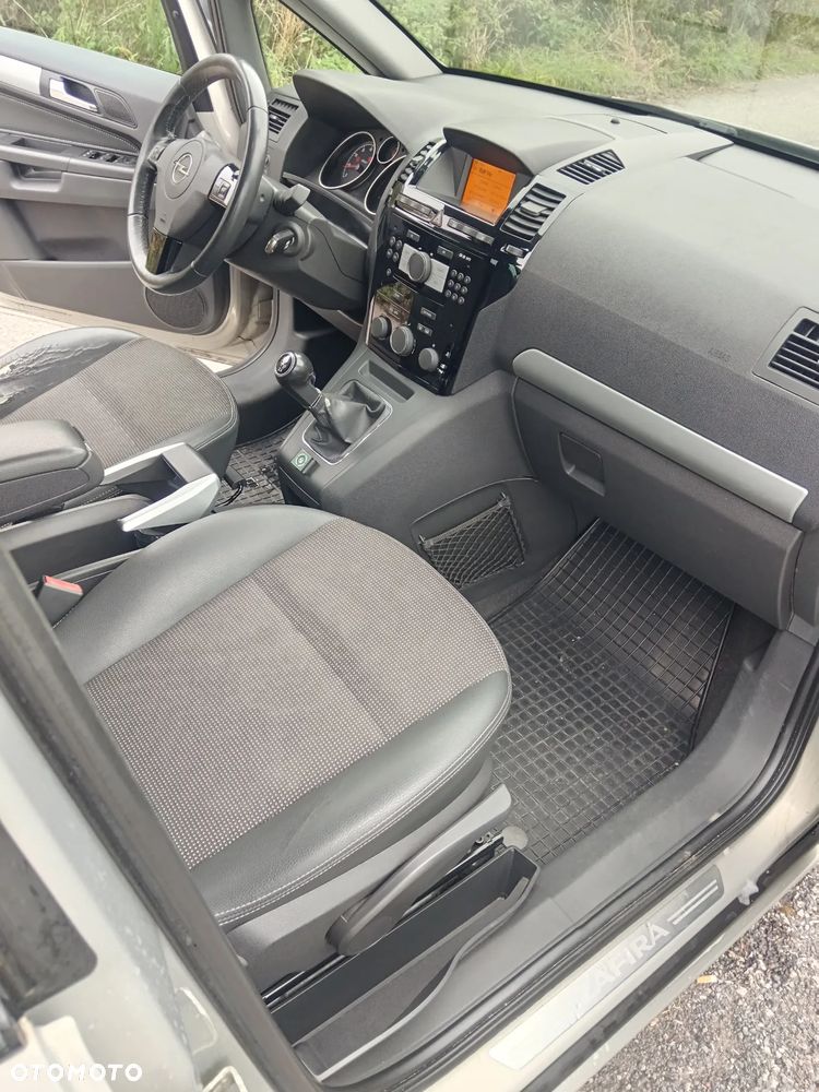 Opel Zafira - 10
