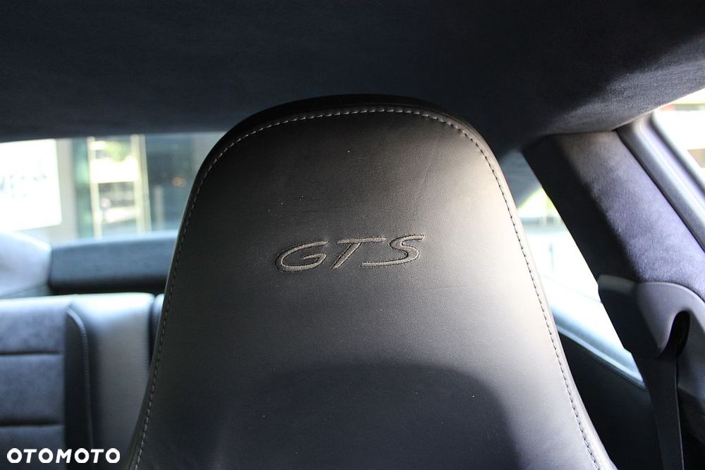 Porsche 911 Carrera GTS PDK - 14