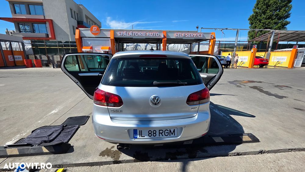 Volkswagen Golf 2.0 TDI Highline - 18