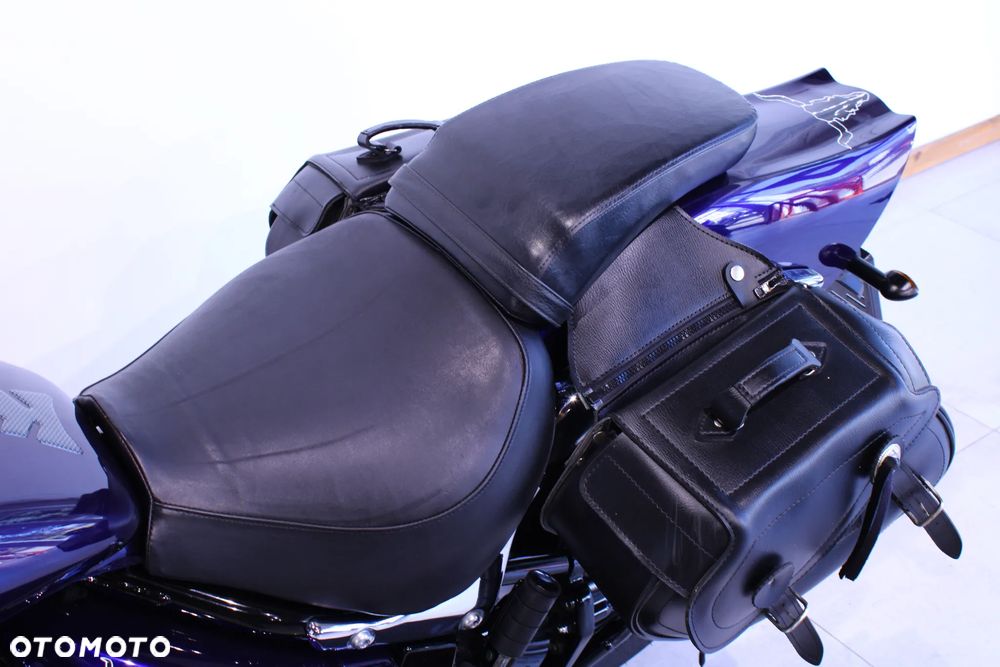 Suzuki Intruder - 16