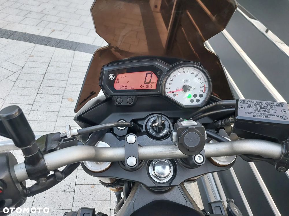 Yamaha FZ8 - 6