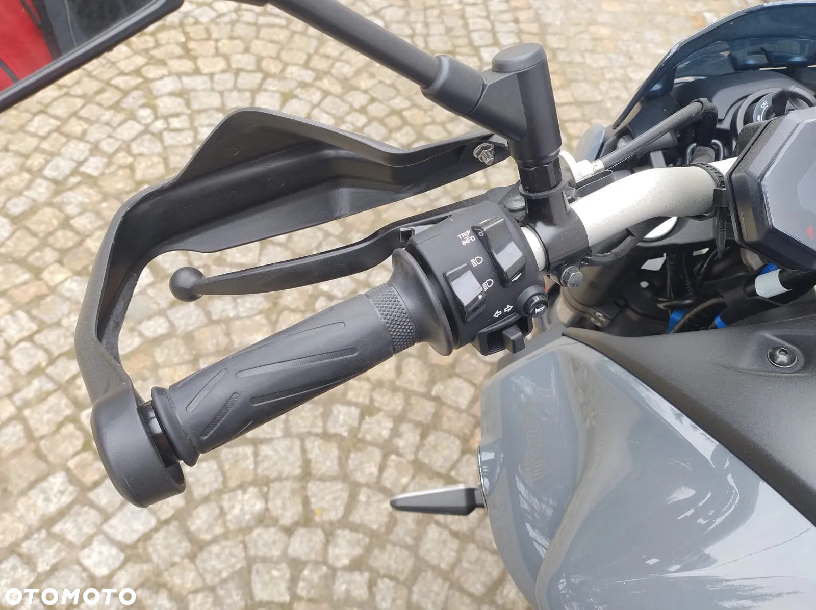 Yamaha MT - 28