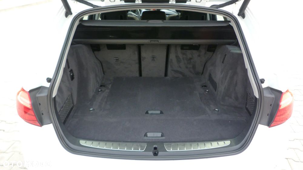 BMW Seria 3 318d Touring Sport Line - 26