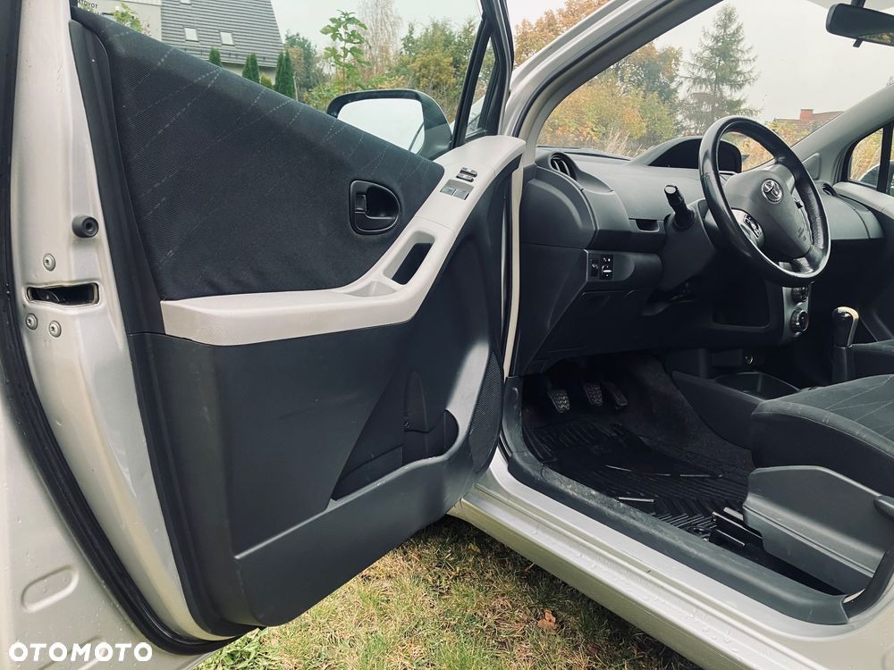 Toyota Yaris - 8