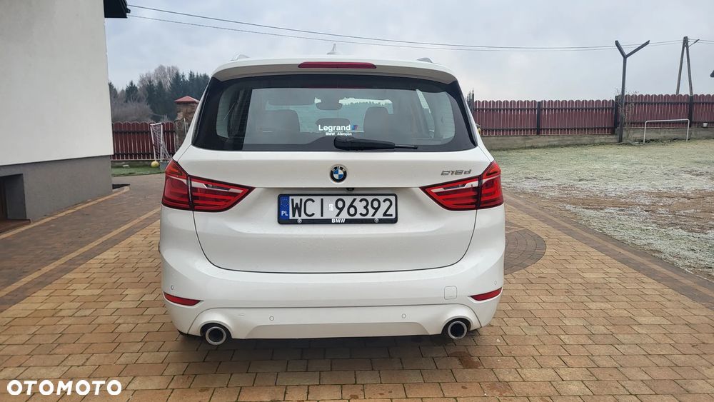 BMW Seria 2 218d - 8