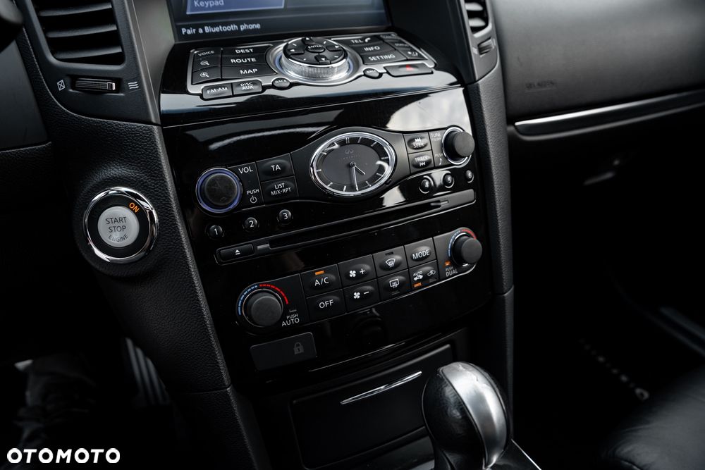 Infiniti QX70 3.7 AWD S - 35