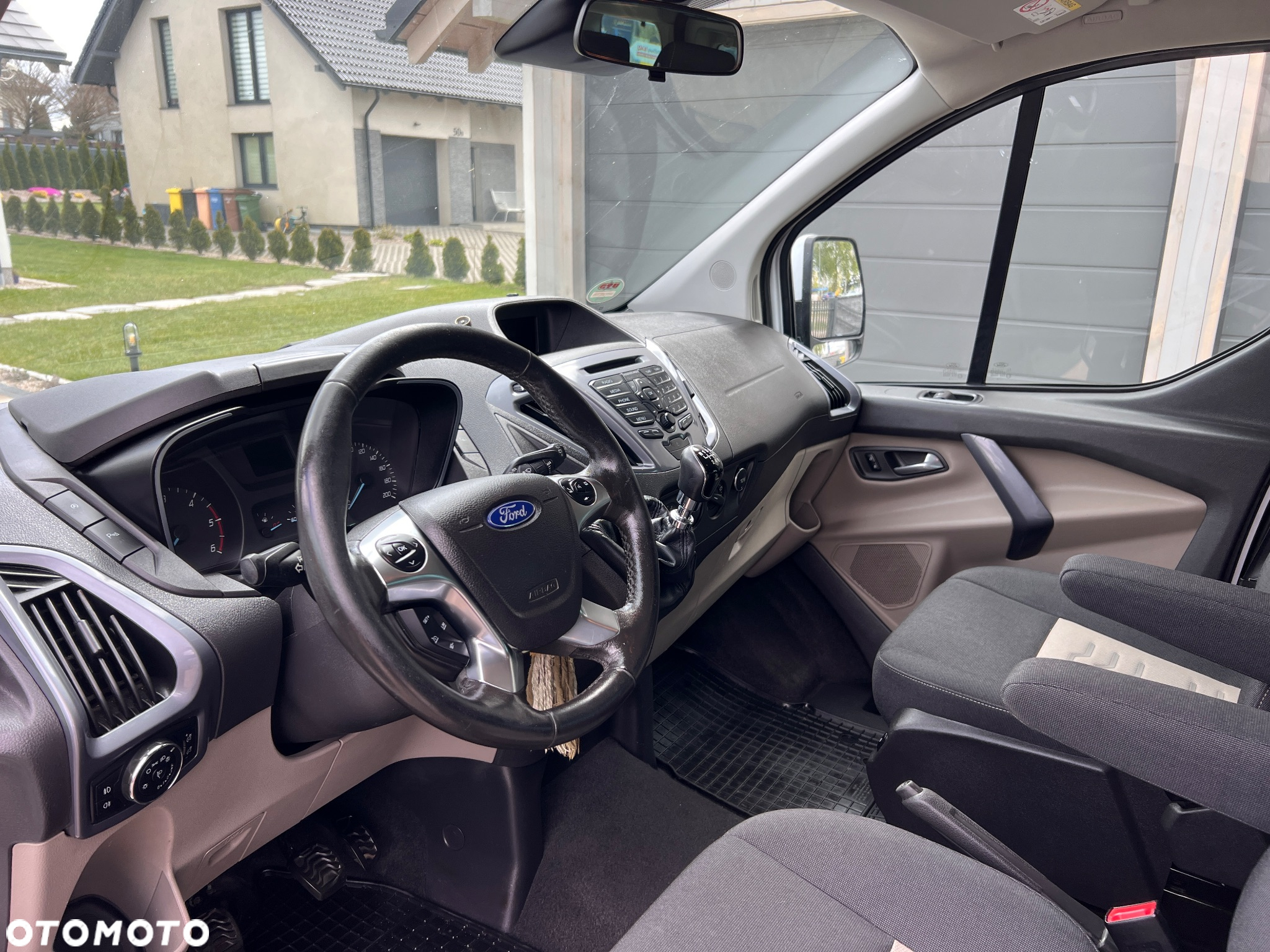 Ford Tourneo Custom 2.0 EcoBlue L1 Titanium - 10