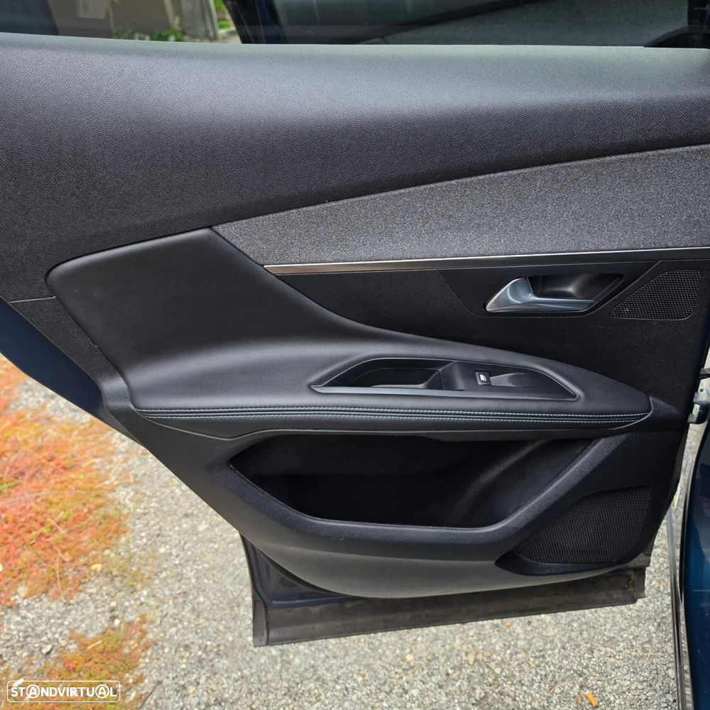 Peugeot 3008 1.6 Hybrid Allure Pack e-EAT8 - 25