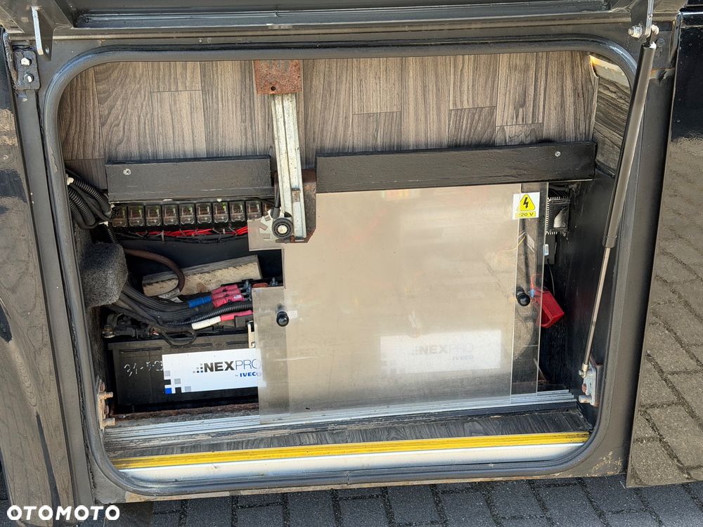 Iveco 70C - 12