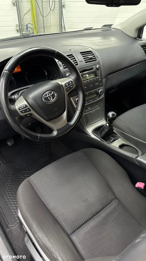 Toyota Avensis 1.8 Sol - 6