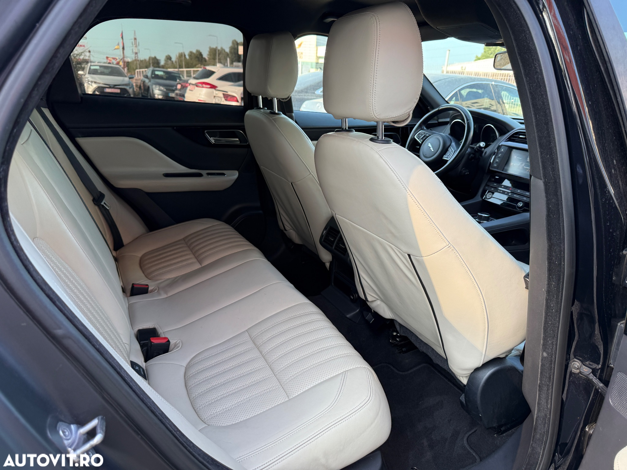 Jaguar F-Pace 20d AWD Aut. Prestige - 26