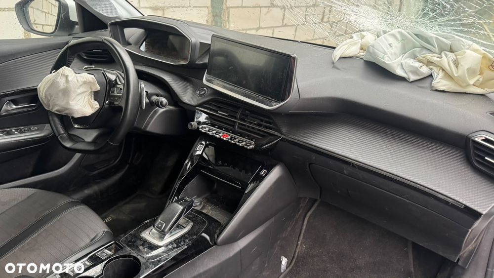 Peugeot 208 1.2 PureTech Allure S&S EAT8 - 22
