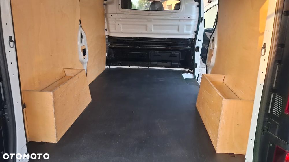 Renault Trafic - 26