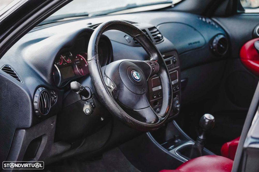 Alfa Romeo 147 - 8