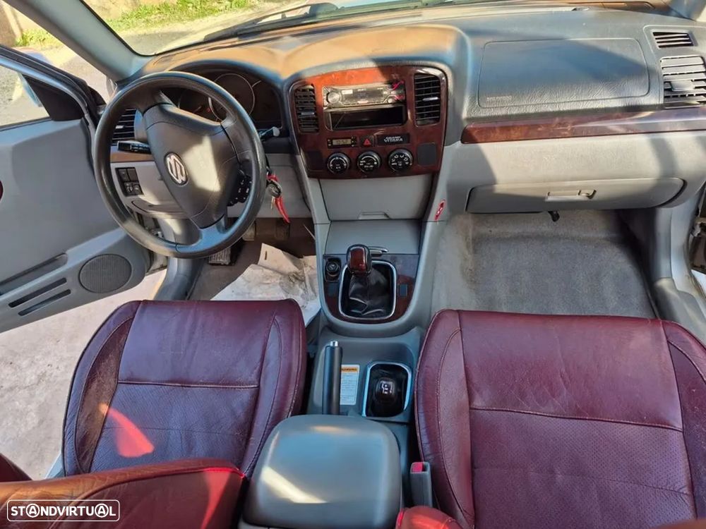 Suzuki Grand Vitara XL-7 2.0 HDi - 4