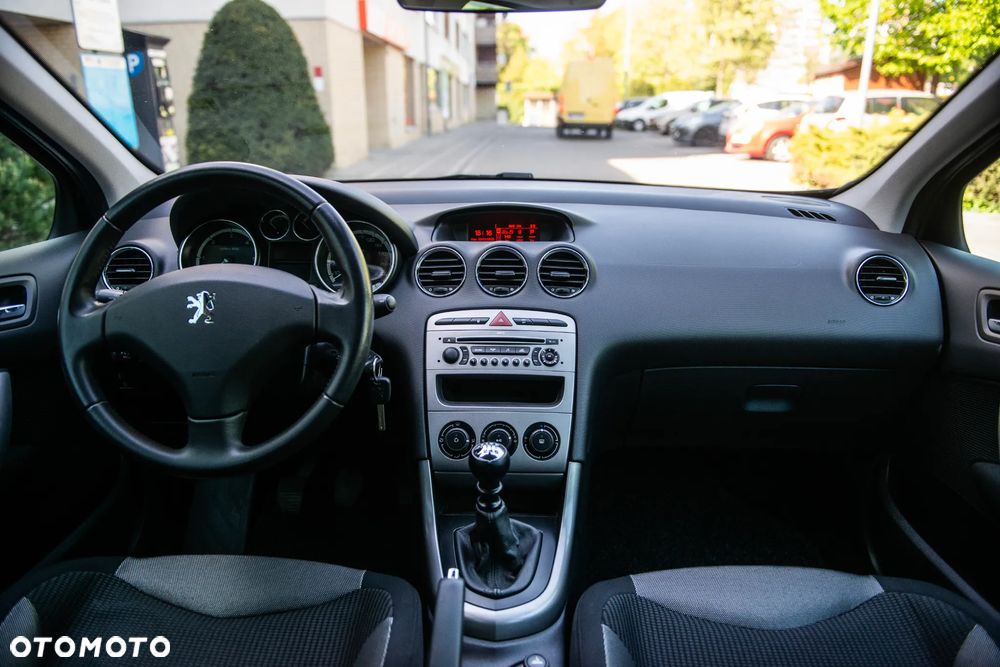 Peugeot 308 HDi FAP 135 Platinum - 26