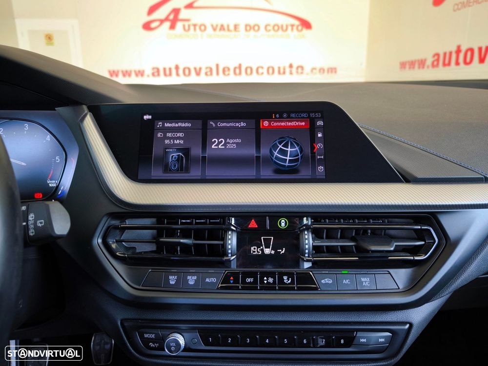 BMW 116 d Pack Desportivo M - 12