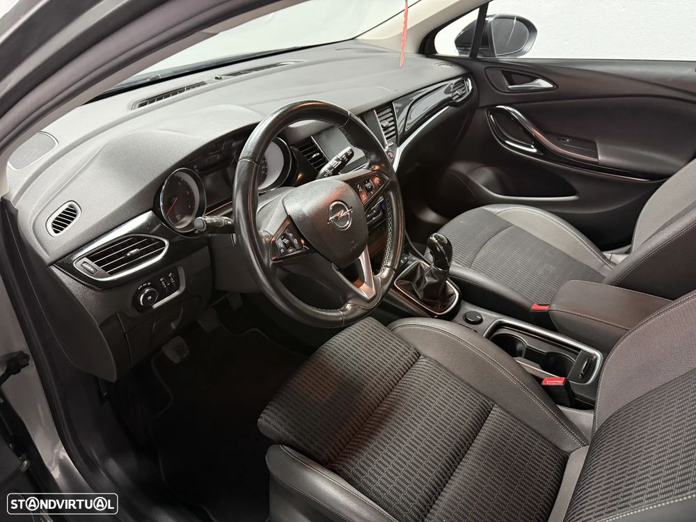 Opel Astra 1.5 D S&S Elegance - 10
