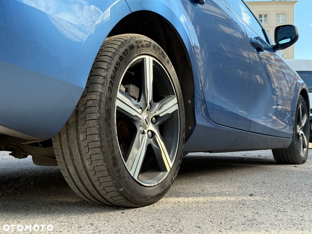 Volvo V40 - 24