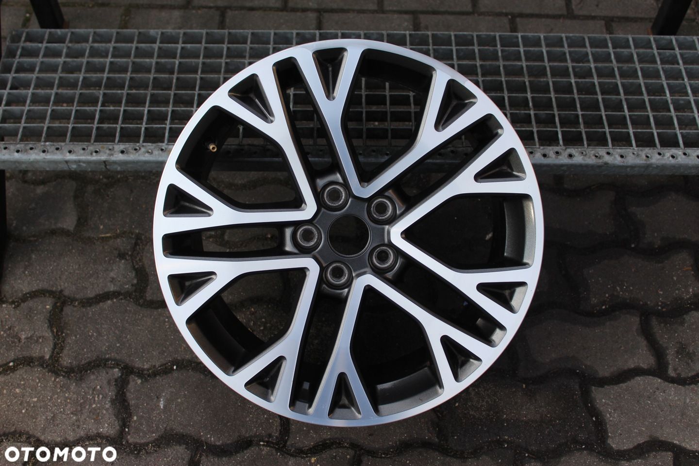 1x ORYG FORD S-MAX KUGA 18cali 5x108 7,5J ET50 LV4C-1007-M2A - 1