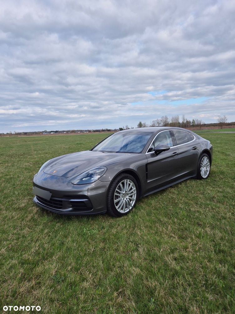 Porsche Panamera 4 - 3