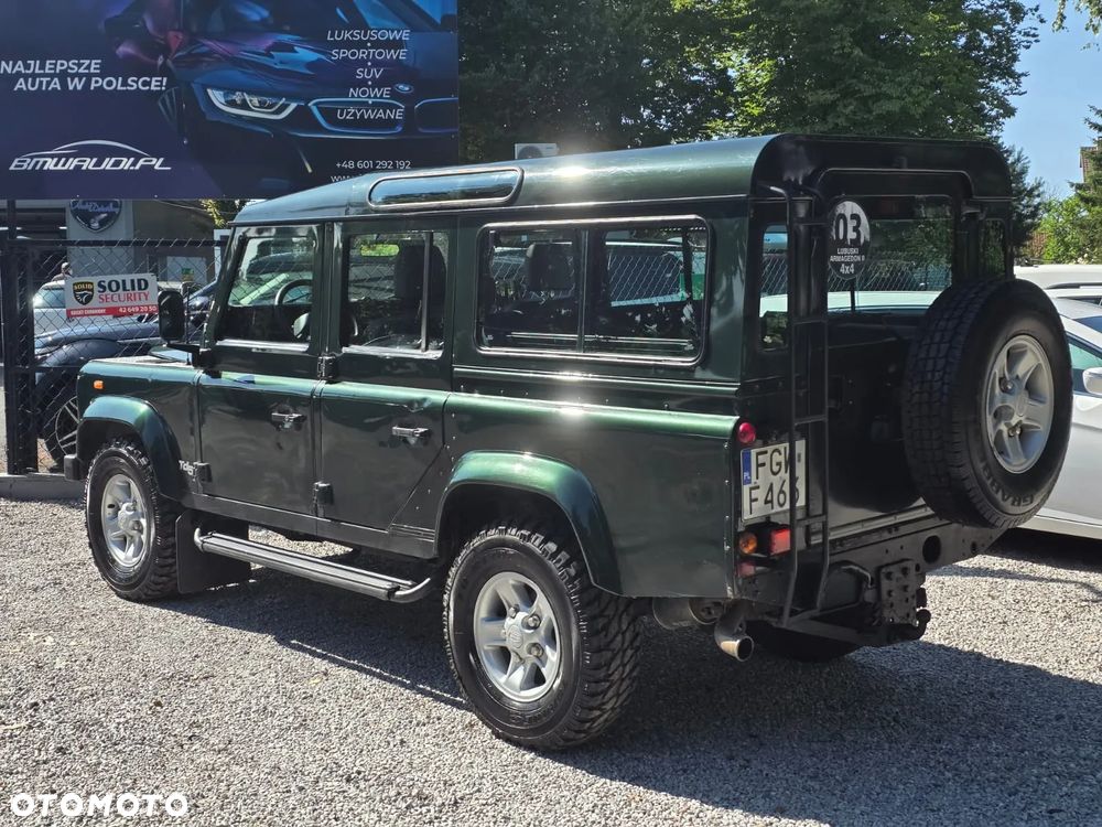 Land Rover Defender 110 SE - 11